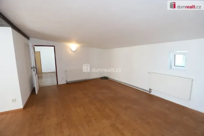 Pronájem bytu 2+1, Karlovy Vary - Počerny, 68 m2