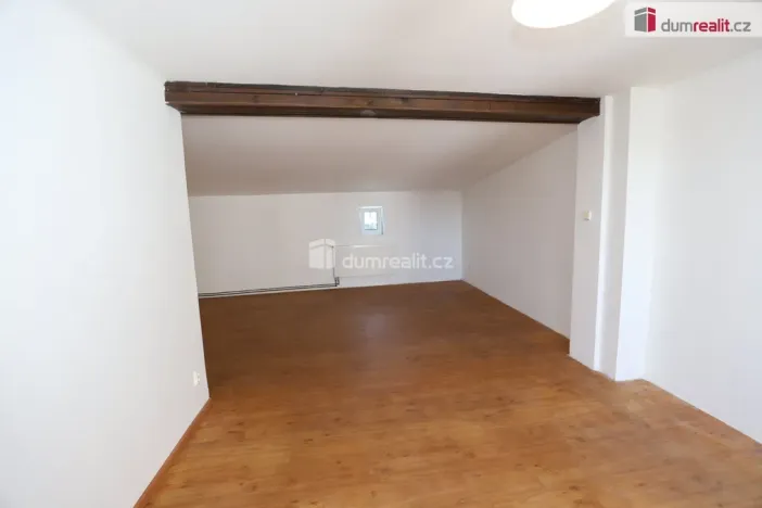 Pronájem bytu 2+1, Karlovy Vary - Počerny, 68 m2