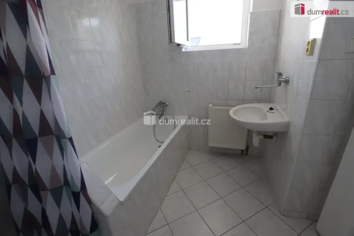 Pronájem bytu 2+1, Karlovy Vary - Počerny, 68 m2