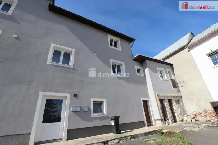 Pronájem bytu 2+1, Karlovy Vary - Počerny, 68 m2