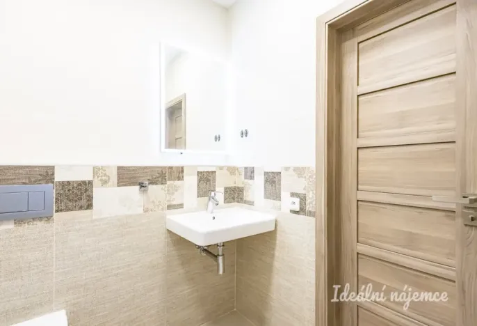 Pronájem bytu 1+kk, Praha - Nové Město, U půjčovny, 38 m2