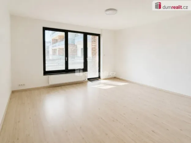 Pronájem bytu 1+kk, Praha - Libeň, V mezihoří, 40 m2