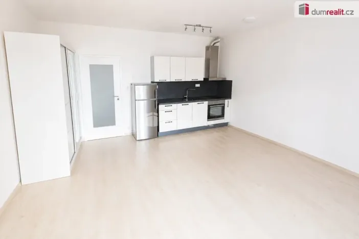 Pronájem bytu 1+kk, Praha - Libeň, V mezihoří, 40 m2
