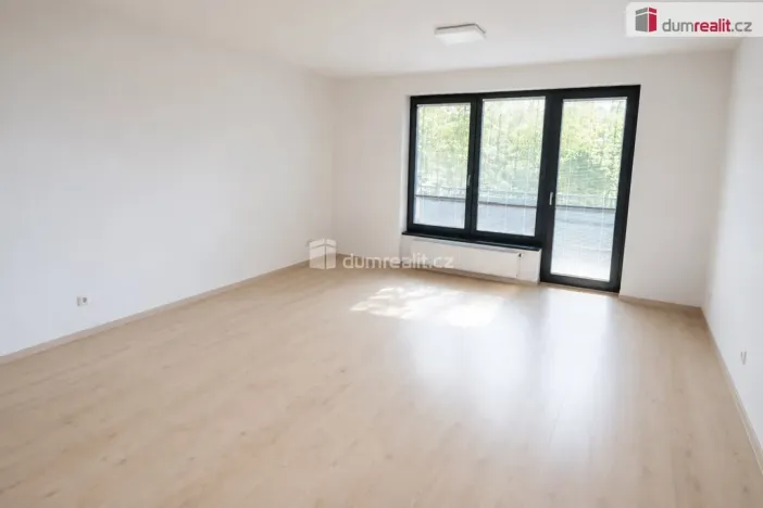 Pronájem bytu 1+kk, Praha - Libeň, V mezihoří, 40 m2