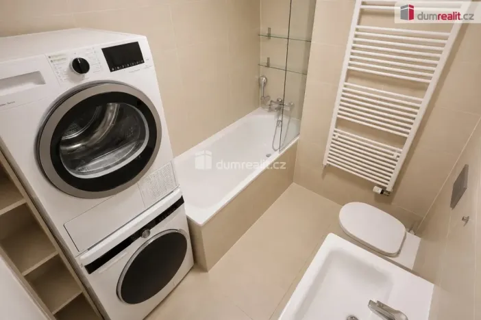 Pronájem bytu 1+kk, Praha - Libeň, V mezihoří, 40 m2