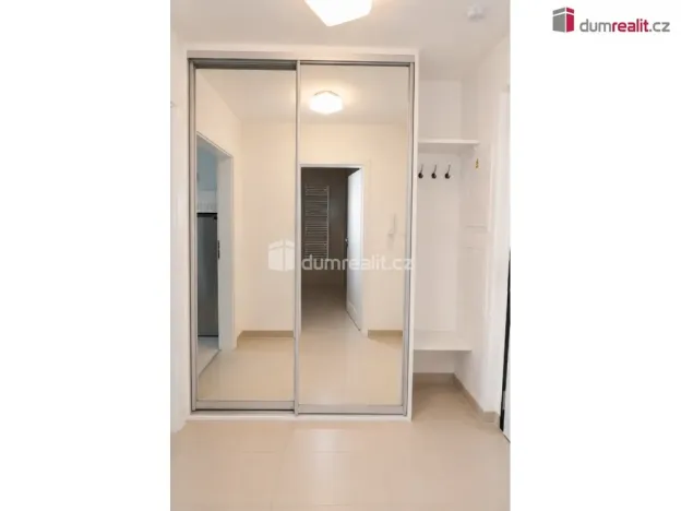 Pronájem bytu 1+kk, Praha - Libeň, V mezihoří, 40 m2