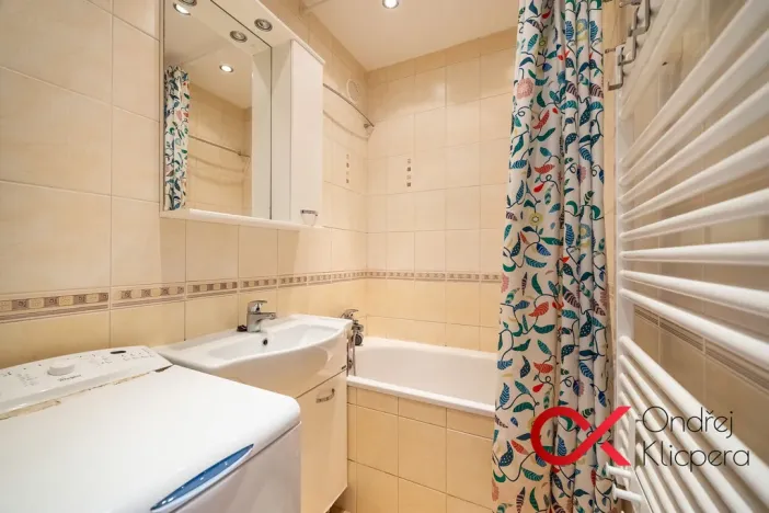 Pronájem bytu 2+kk, Praha, Dědinova, 45 m2