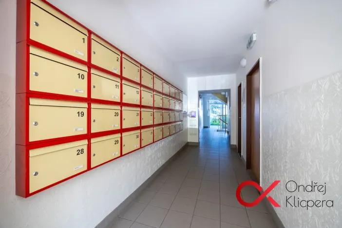 Pronájem bytu 2+kk, Praha, Dědinova, 45 m2