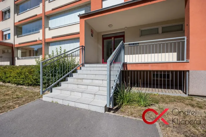 Pronájem bytu 2+kk, Praha, Dědinova, 45 m2