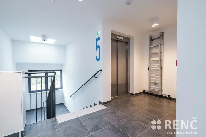 Pronájem bytu 1+kk, Kuřim, Záhoří, 32 m2