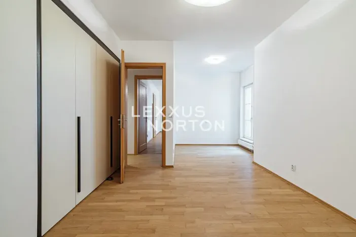Pronájem bytu 4+kk, Praha - Nové Město, Senovážné náměstí, 130 m2