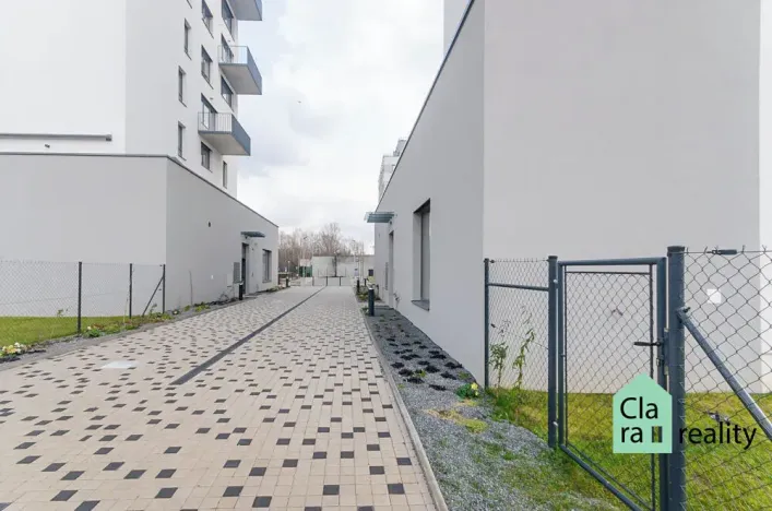 Pronájem bytu 1+kk, Praha - Vysočany, Piskáčkových, 28 m2