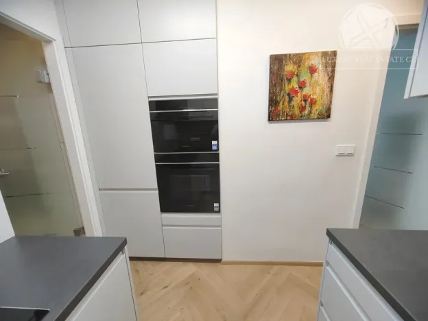 Pronájem bytu 2+1, Praha - Podolí, Podolská, 46 m2