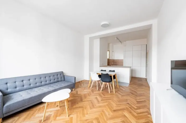 Pronájem bytu 2+kk, Praha - Karlín, Sokolovská, 69 m2