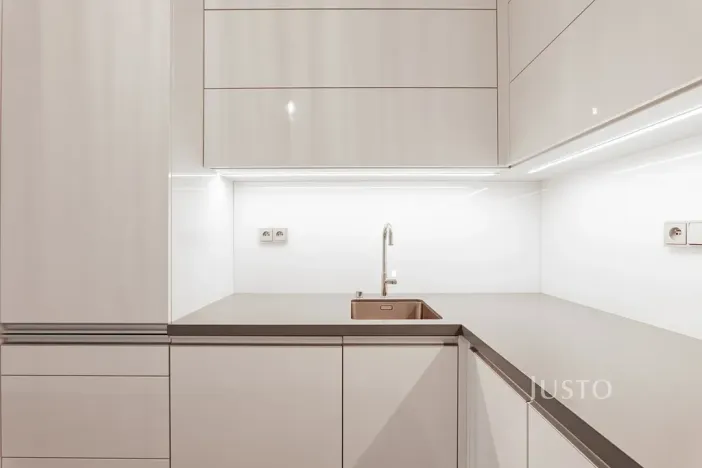 Pronájem bytu 2+kk, Praha - Kobylisy, Pohnertova, 43 m2