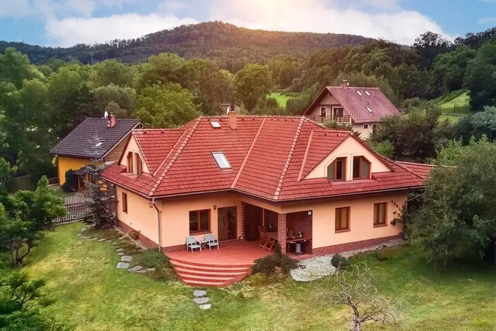 Prodej rodinného domu, Okrouhlá, 310 m2