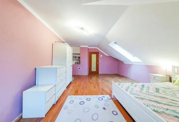 Prodej rodinného domu, Okrouhlá, 310 m2