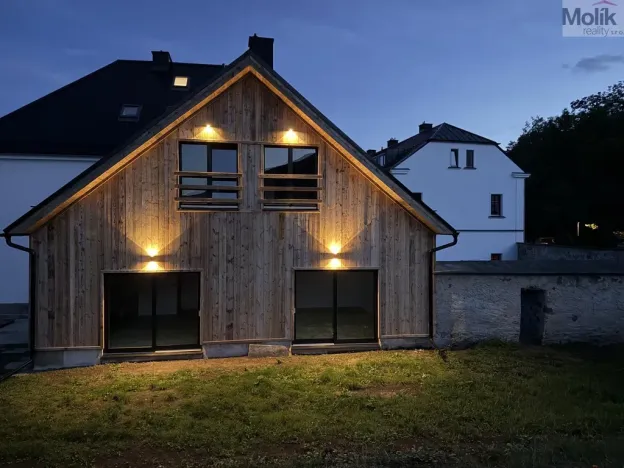 Pronájem atypického bytu, Osek, Tovární, 135 m2
