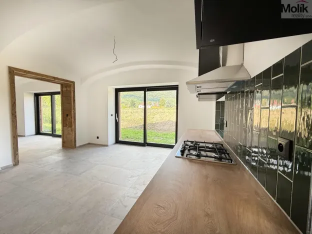 Pronájem atypického bytu, Osek, Tovární, 135 m2