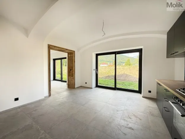 Pronájem atypického bytu, Osek, Tovární, 135 m2