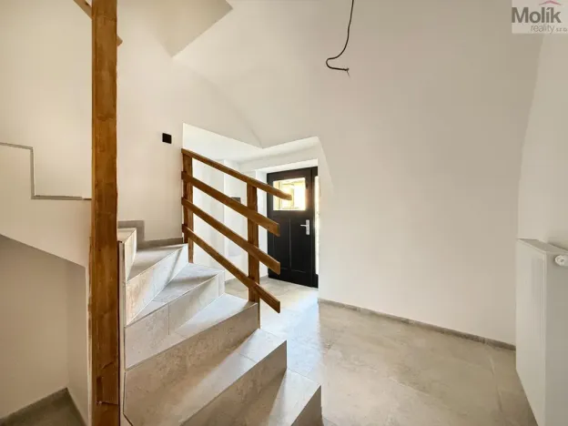 Pronájem atypického bytu, Osek, Tovární, 135 m2