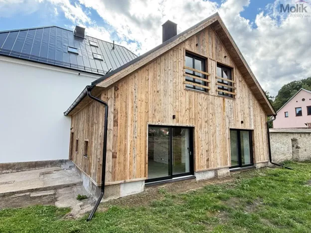 Pronájem atypického bytu, Osek, Tovární, 135 m2