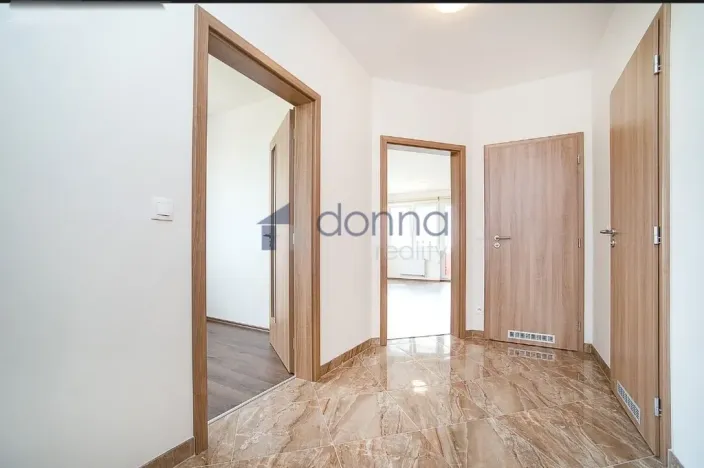 Pronájem bytu 4+kk, Praha, Sicherova, 85 m2