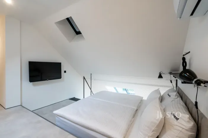 Prodej bytu 1+kk, Praha - Karlín, Prvního pluku, 49 m2