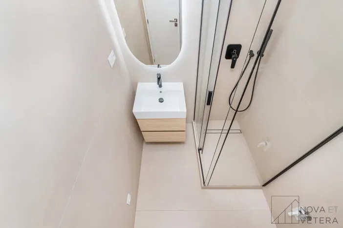 Prodej bytu 2+kk, Praha - Holešovice, Komunardů, 52 m2