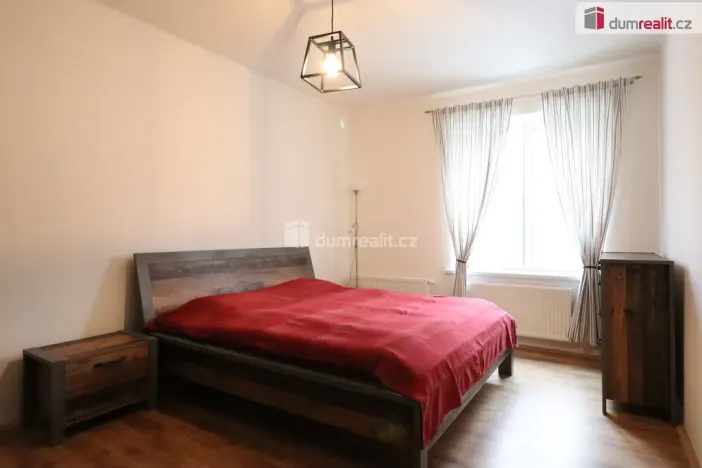 Pronájem bytu 2+1, Karlovy Vary - Rybáře, Sokolovská, 77 m2