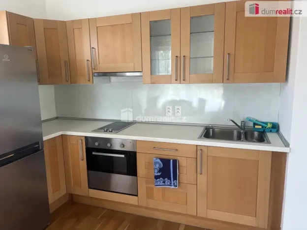 Pronájem bytu 1+kk, Praha - Hrdlořezy, Nad Smetankou, 39 m2