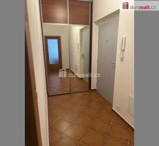 Pronájem bytu 1+kk, Praha - Hrdlořezy, Nad Smetankou, 39 m2