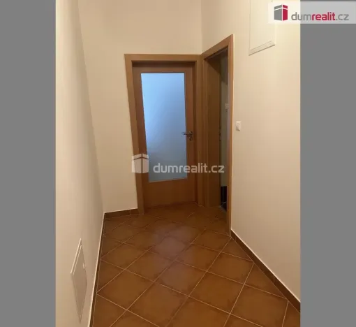 Pronájem bytu 1+kk, Praha - Hrdlořezy, Nad Smetankou, 39 m2