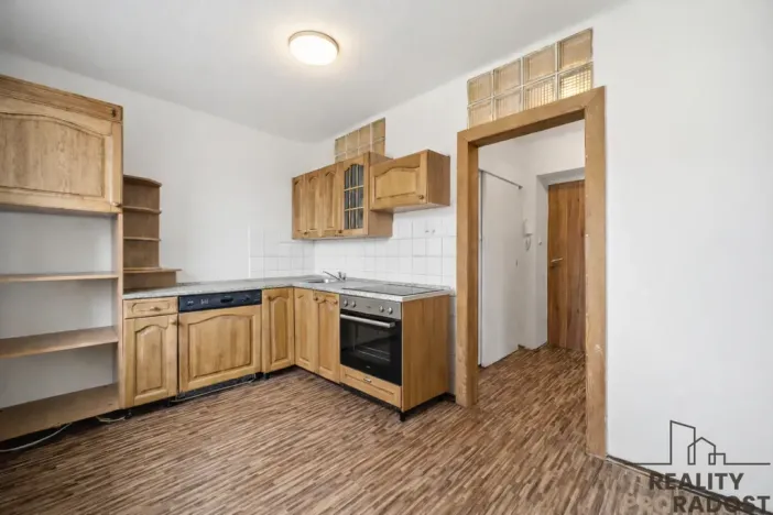 Pronájem bytu 1+1, Rybitví, Činžovních domů, 30 m2