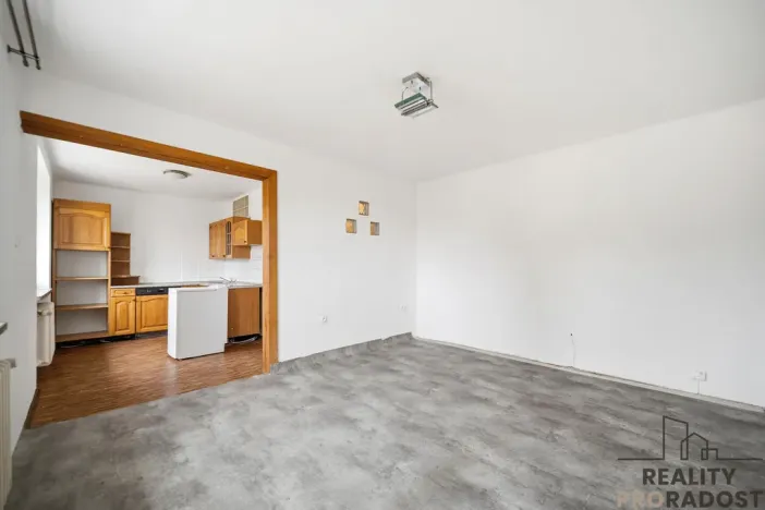 Pronájem bytu 1+1, Rybitví, Činžovních domů, 30 m2