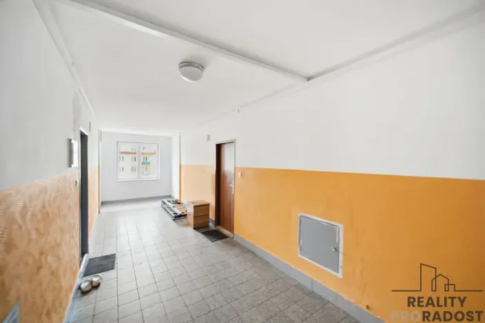 Pronájem bytu 1+1, Rybitví, Činžovních domů, 30 m2
