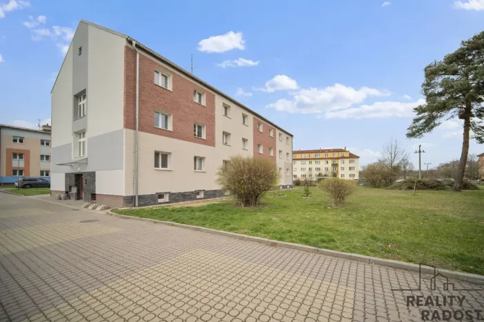 Pronájem bytu 1+1, Rybitví, Činžovních domů, 30 m2
