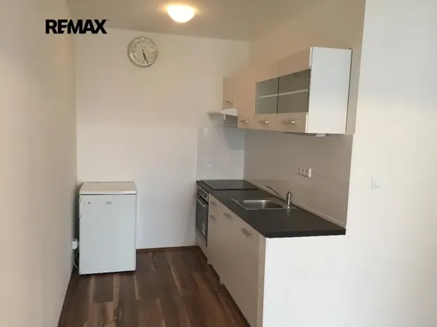 Pronájem bytu 2+kk, Praha - Nusle, Plamínkové, 40 m2