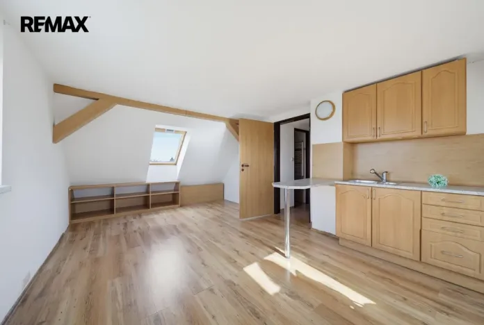 Prodej bytu 1+kk, Karlovy Vary, Plzeňská, 23 m2