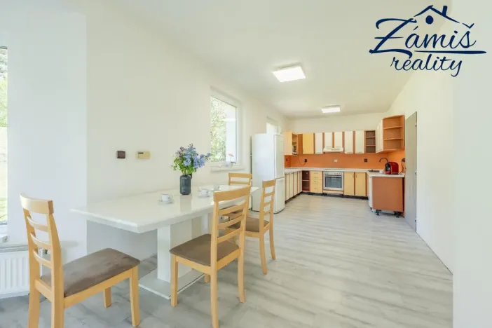 Prodej rodinného domu, Nespeky - Městečko, Na Mělách, 278 m2