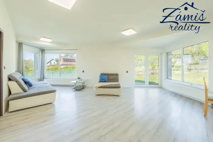 Prodej rodinného domu, Nespeky - Městečko, Na Mělách, 278 m2