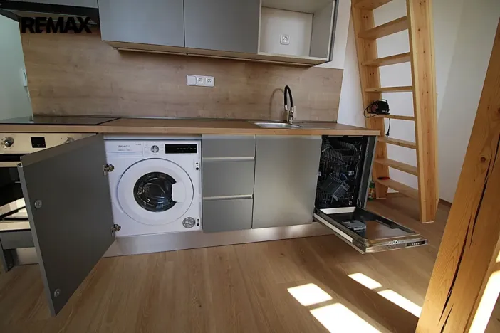 Pronájem bytu 1+kk, Chrastava, náměstí 1. máje, 30 m2