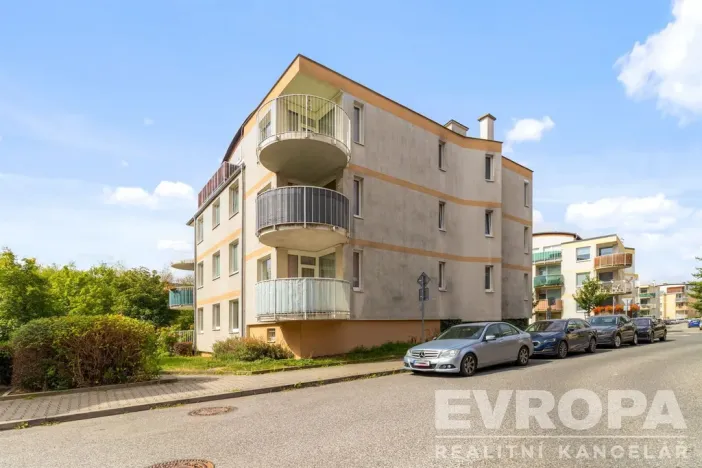 Prodej bytu 3+kk, Praha - Újezd, Pastevců, 70 m2