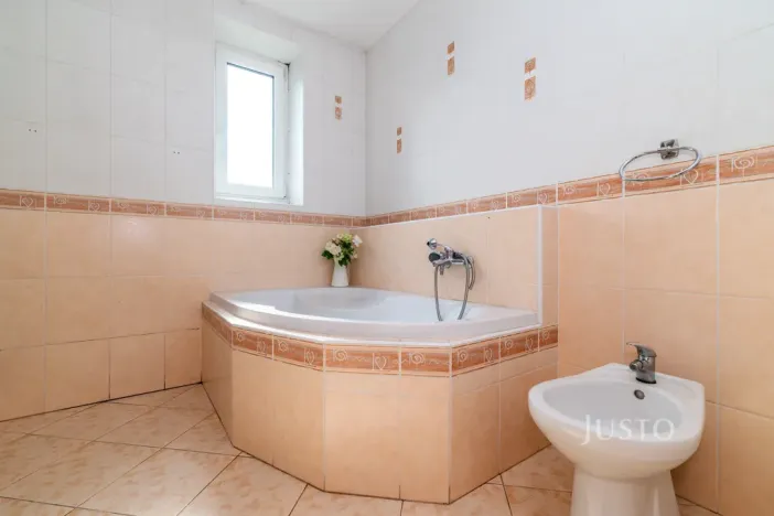 Prodej rodinného domu, Zvole, 520 m2