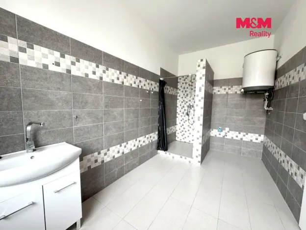 Pronájem bytu 1+kk, Ploskovice, 50 m2