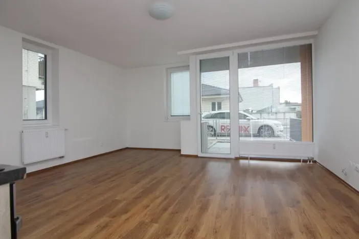 Pronájem bytu 1+kk, Velký Osek, U hřiště, 38 m2