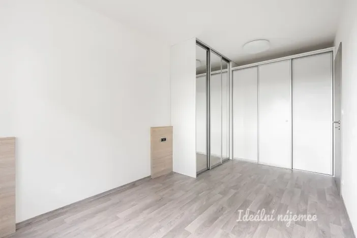 Pronájem bytu 2+kk, Praha - Třebonice, Do zahrádek I, 52 m2