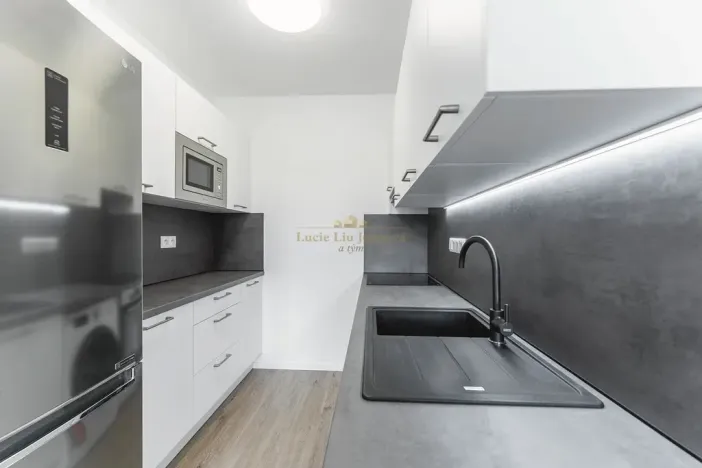 Prodej bytu 2+kk, Praha - Černý Most, Smikova, 46 m2