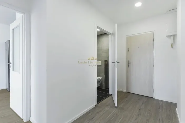 Prodej bytu 2+kk, Praha - Černý Most, Smikova, 46 m2