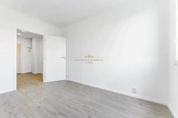 Prodej bytu 2+kk, Praha - Černý Most, Smikova, 46 m2